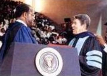 Tuskegee_Reagan_Visit_02